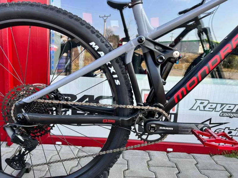 🔥🔥 SLEVA 52.000Kč - 48%🔥🔥 MONDRAKER FOXY, BLACK/NIMBUS GREY/FLAME RED - XL