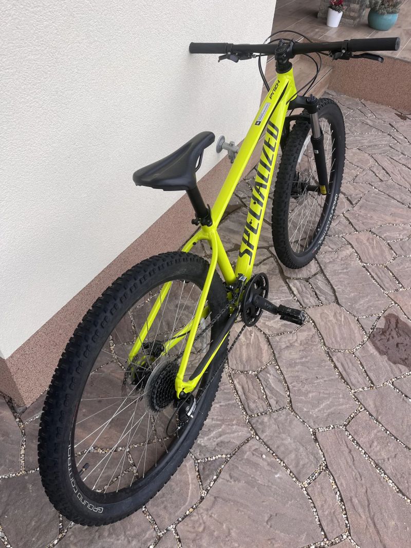Specialized 27.5” vel. M – pro juniory i dospělé 155-175 cm