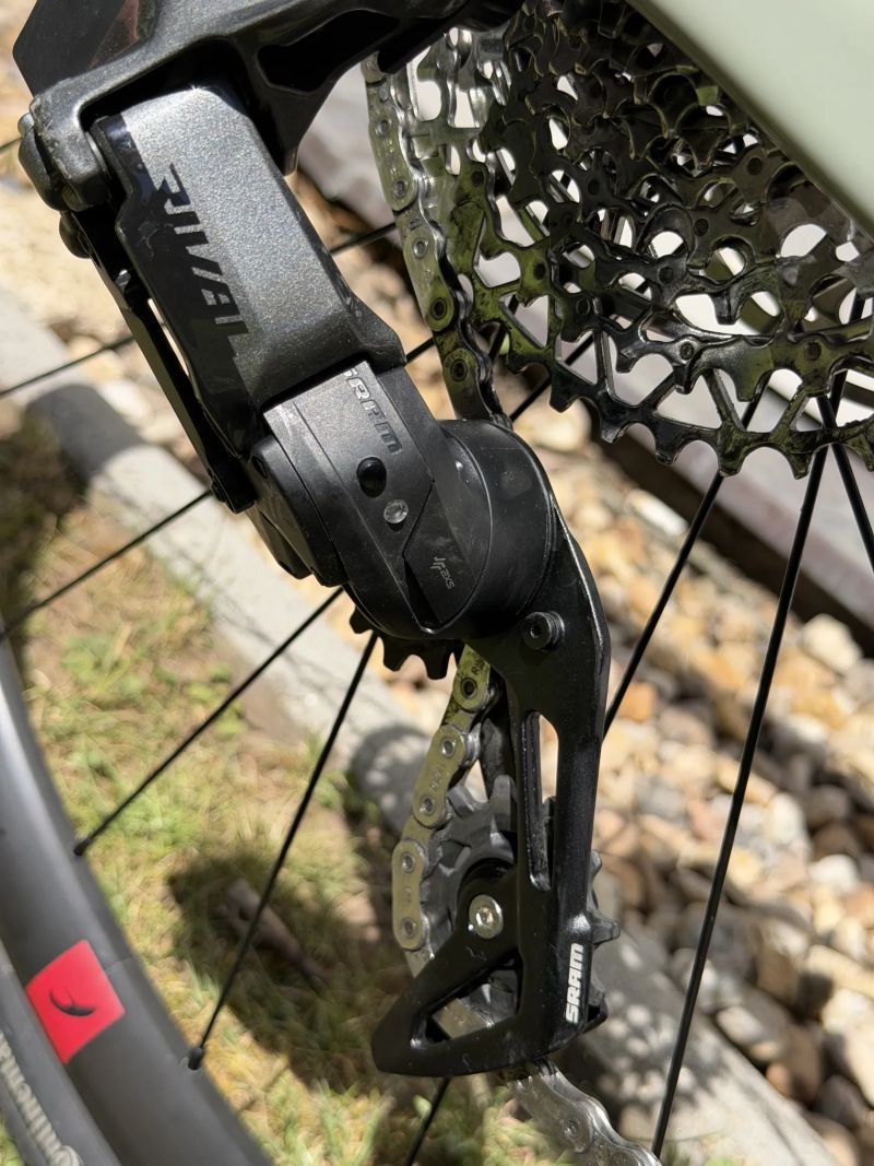 Van Rysel GCR SRAM Rival XPLR AXS (vel. M) – karbonový gravel