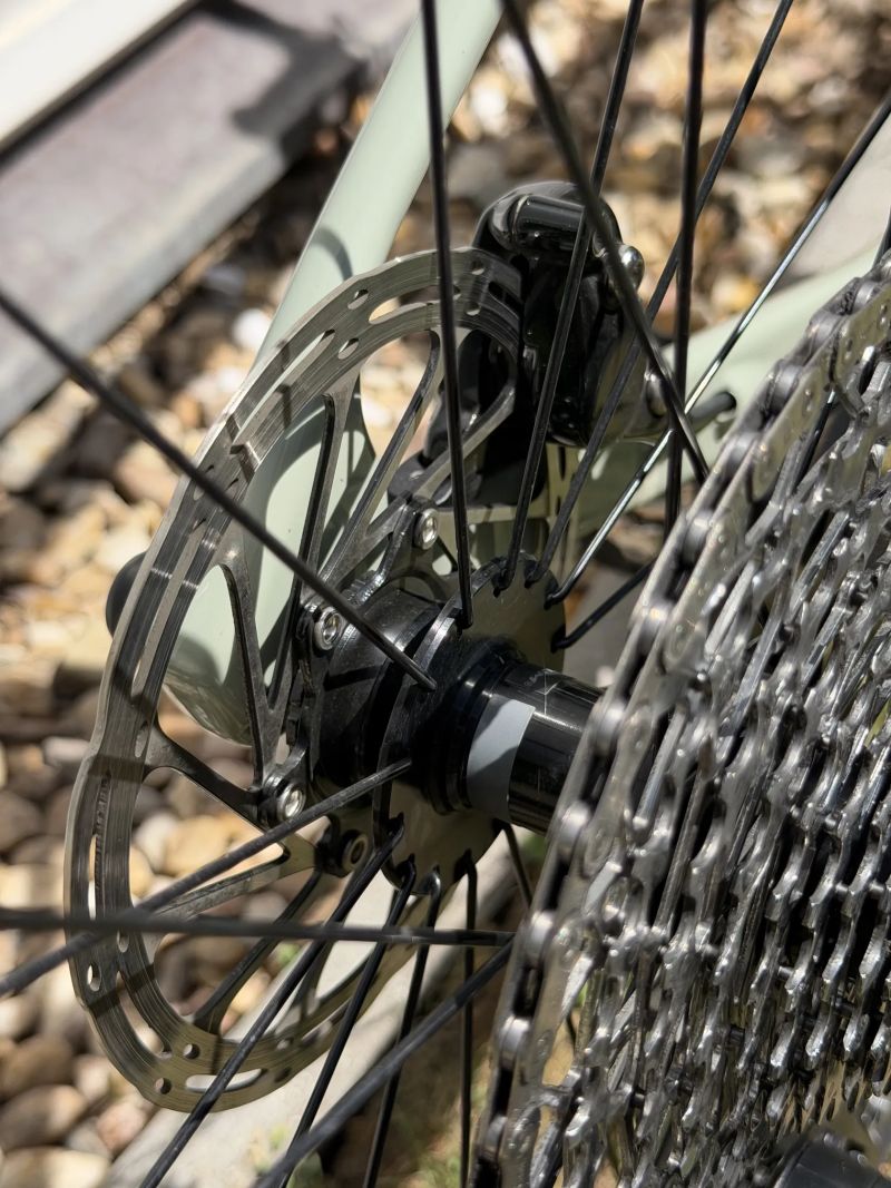 Van Rysel GCR SRAM Rival XPLR AXS (vel. M) – karbonový gravel