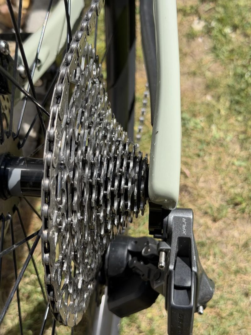 Van Rysel GCR SRAM Rival XPLR AXS (vel. M) – karbonový gravel