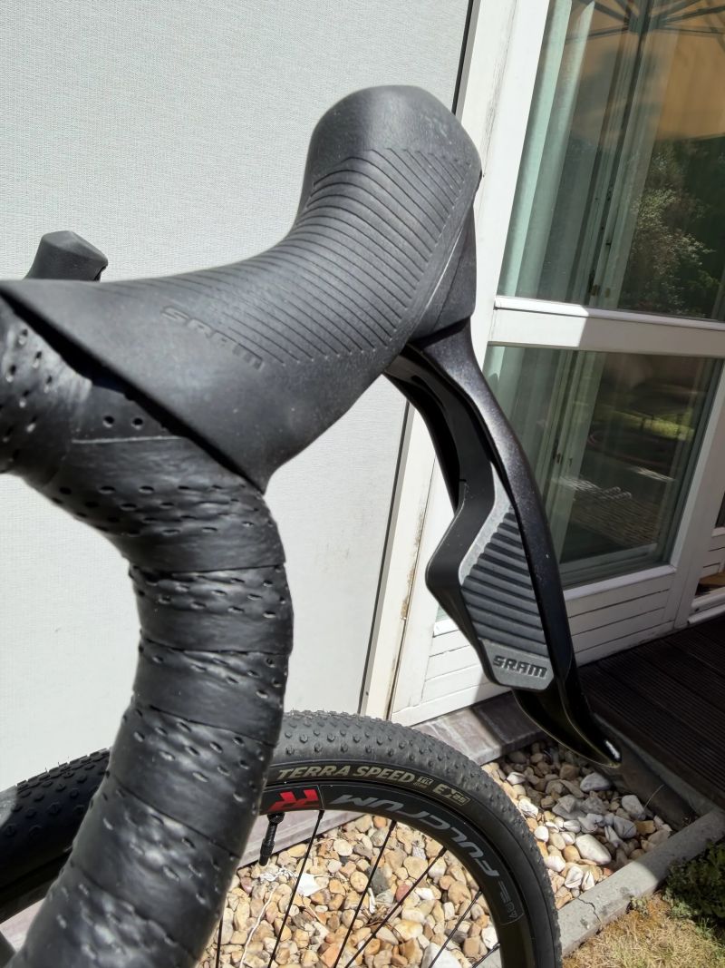 Van Rysel GCR SRAM Rival XPLR AXS (vel. M) – karbonový gravel