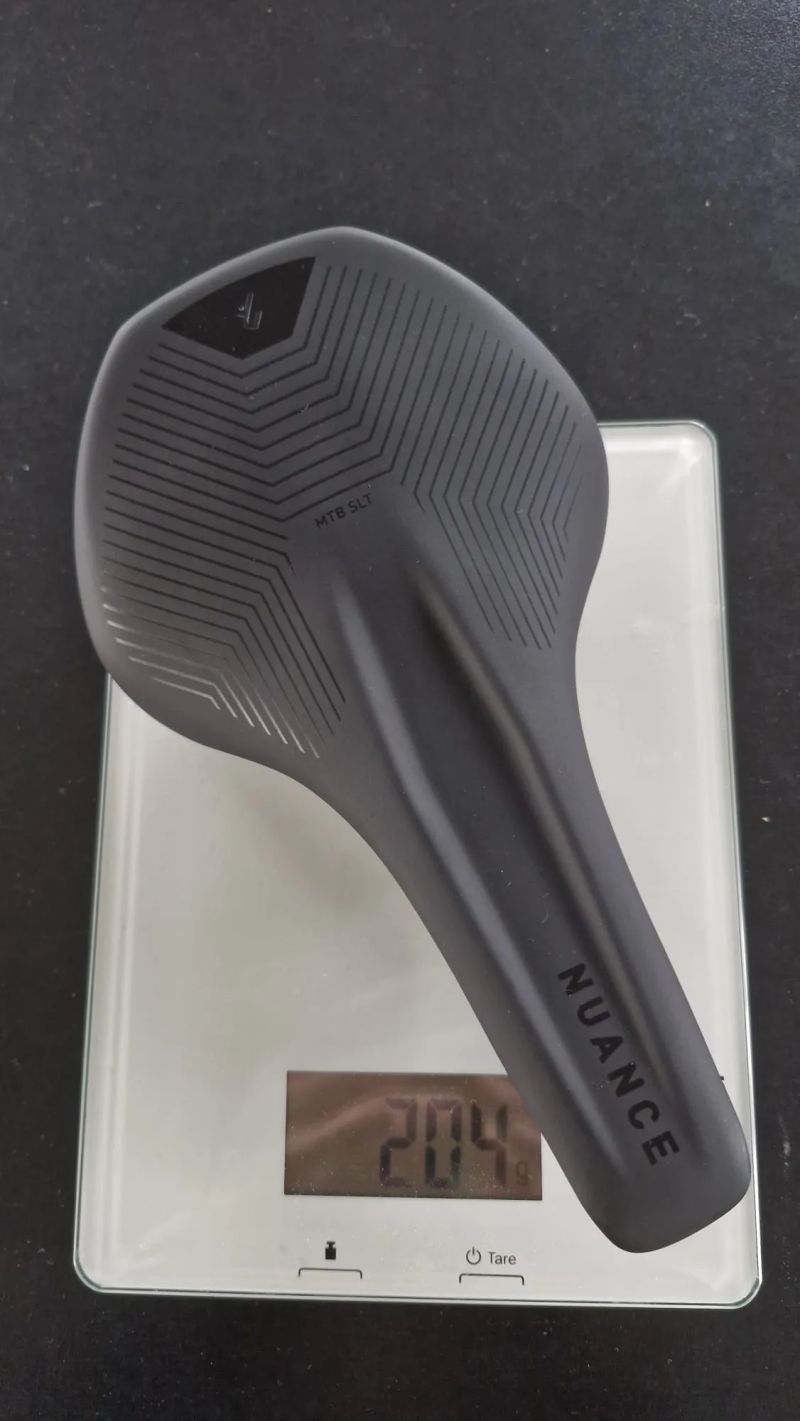 Karbonové sedlo Cube Natural Fit Nuance MTB SLT Carbon, 204 g
