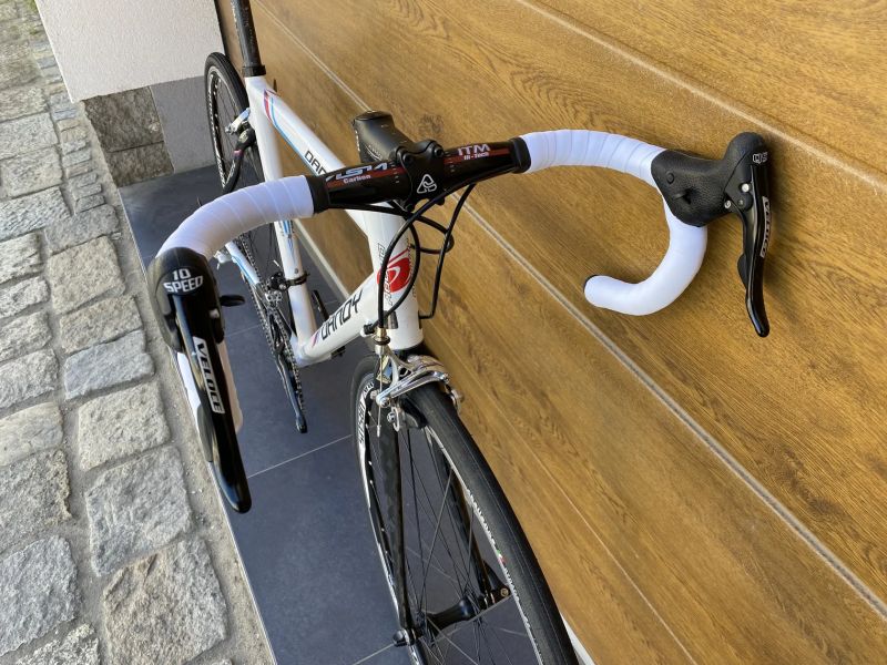 🔥🔥🔥 Dandy Road Hero vel. 52, Campagnolo Veloce 2x10, doprava ZDARMA + roční záruka na rám 🤝🤝🤝