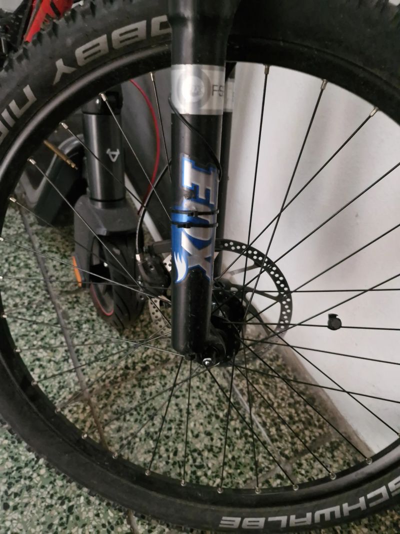 Horské kolo 26" - Shimano Deore XT, Fox 32