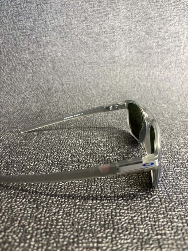 OAKLEY LATCH BETA 