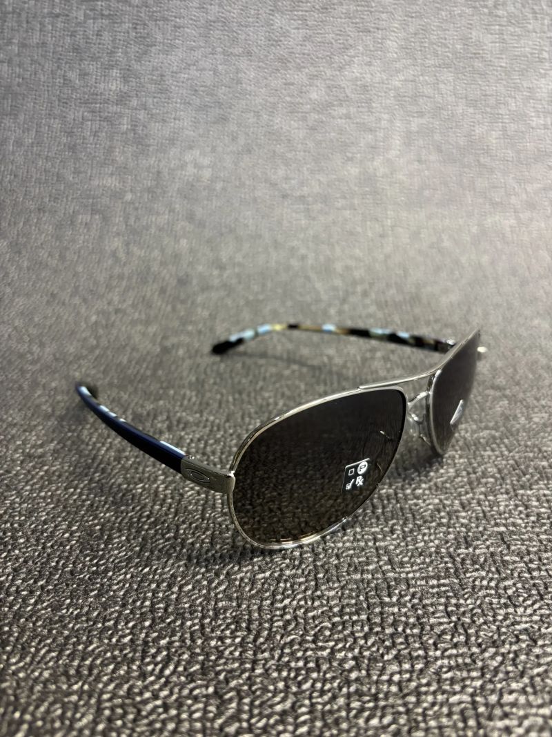 OAKLEY FEEDBACK 