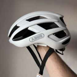 Cyklistická helma Abus Airbreaker Polar White Matt vel. Medium