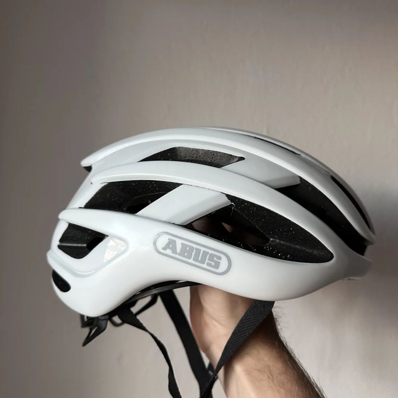 Cyklistická helma Abus Airbreaker Polar White Matt vel. Medium