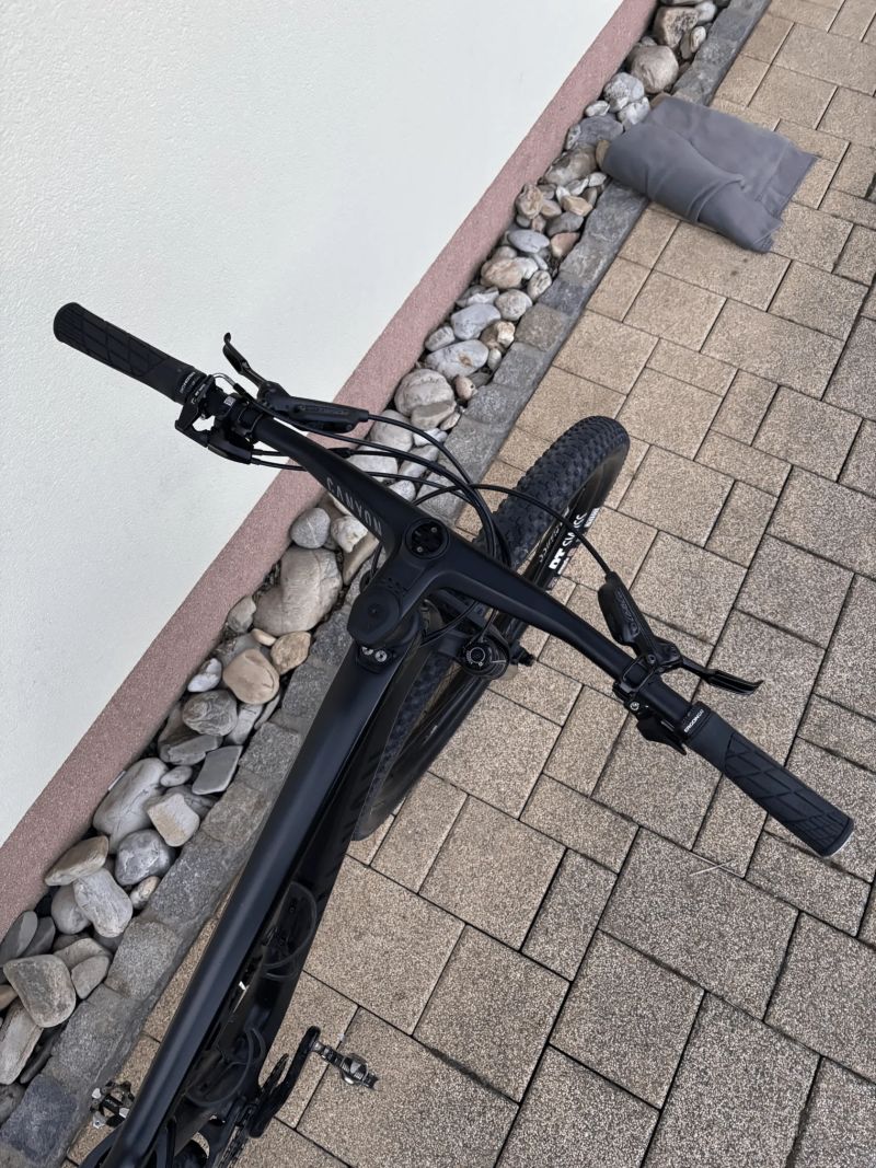 Canyon Lux CF SLX 