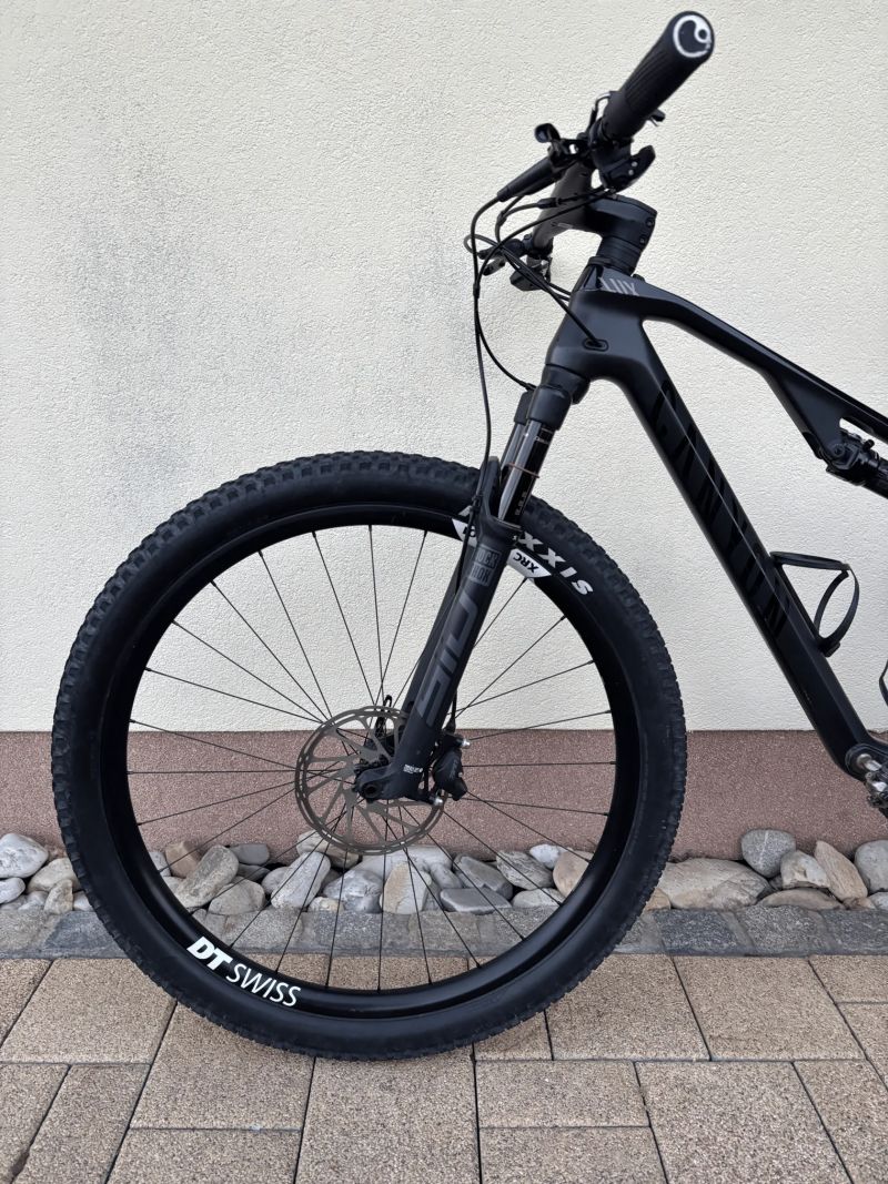 Canyon Lux CF SLX 