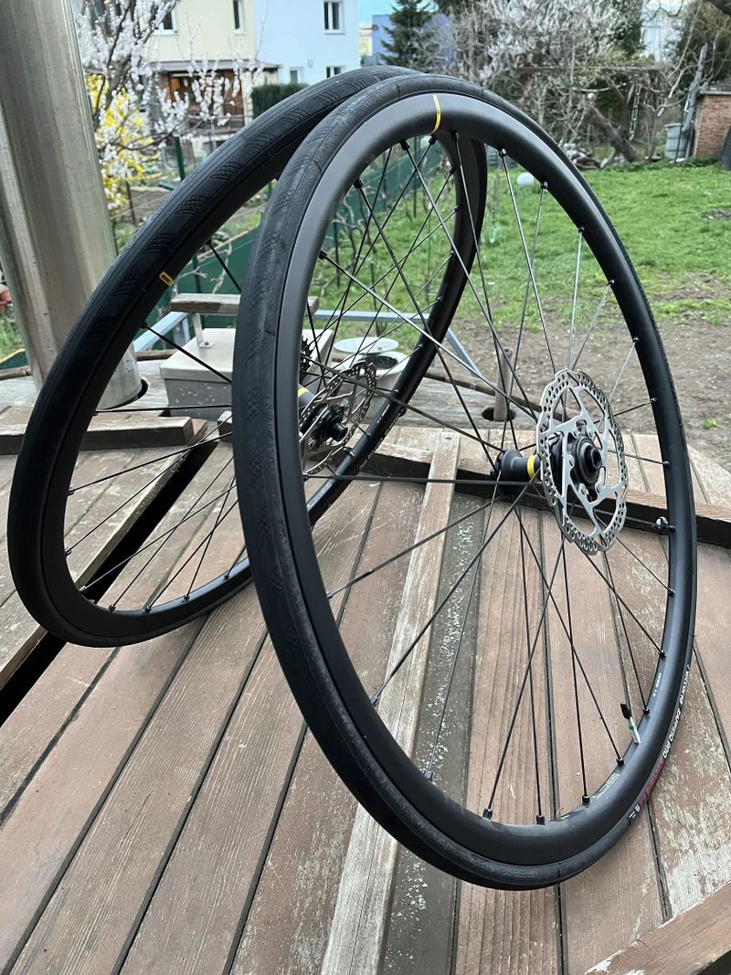 Cannondale Topstone 2 RBT + silniční zapl. kola (viz. foto)