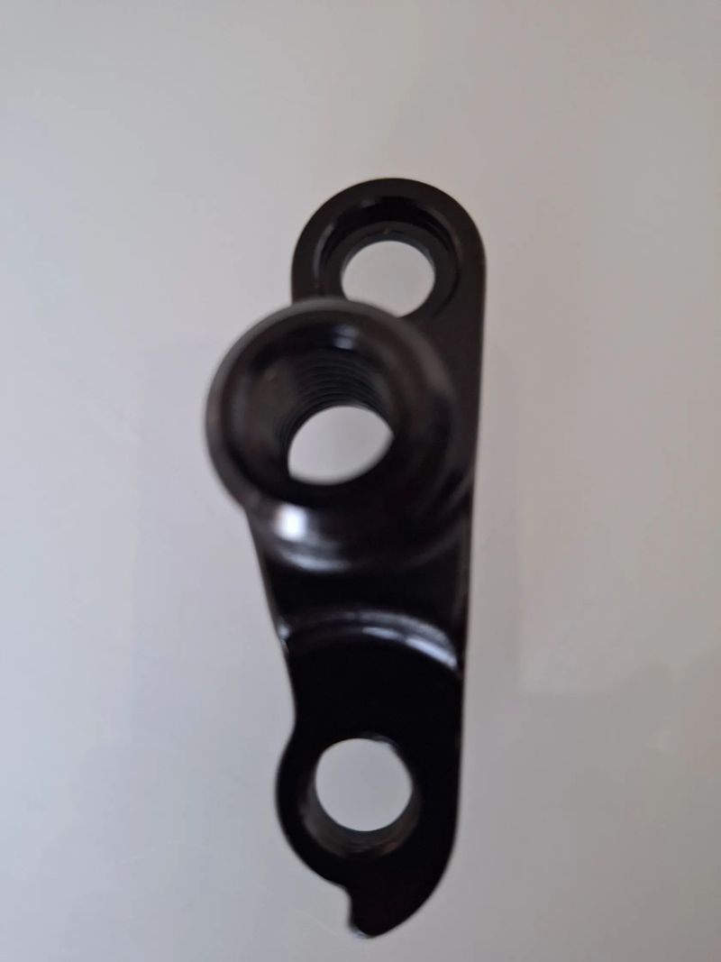Patka rámu na kolo pro pevná osa, stoupání závitu 1.75 mm