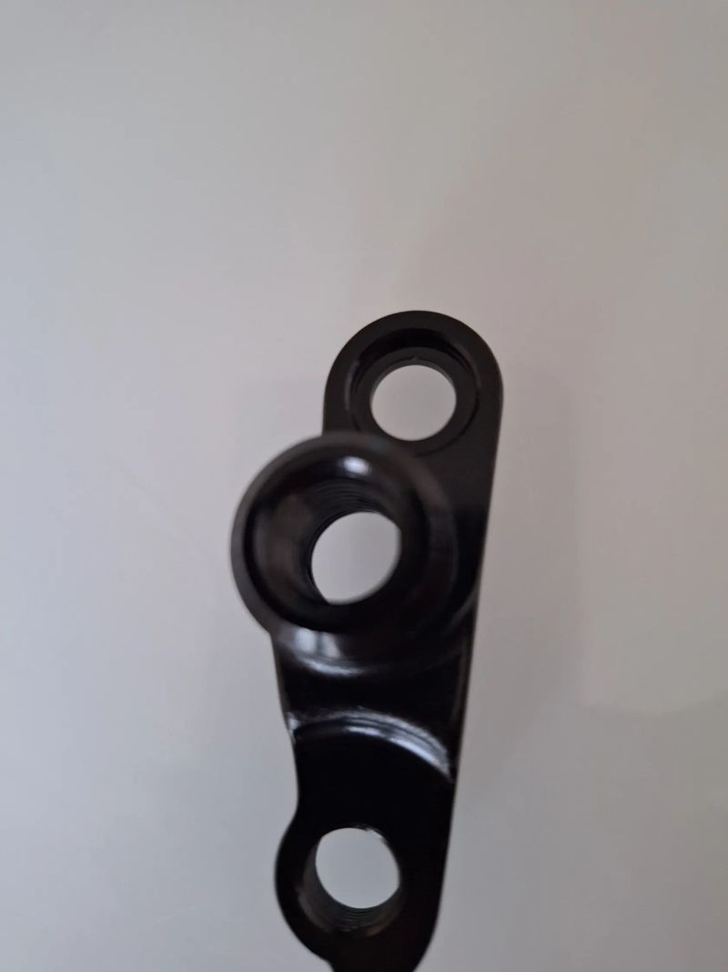 Patka rámu na kolo pro pevná osa, stoupání závitu 1.75 mm