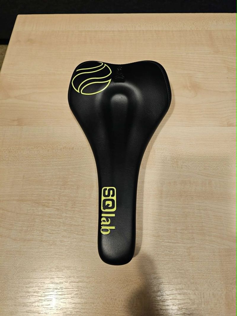Prodám Sedlo 611 ERGOWAVE active ltd. Flow Yellow