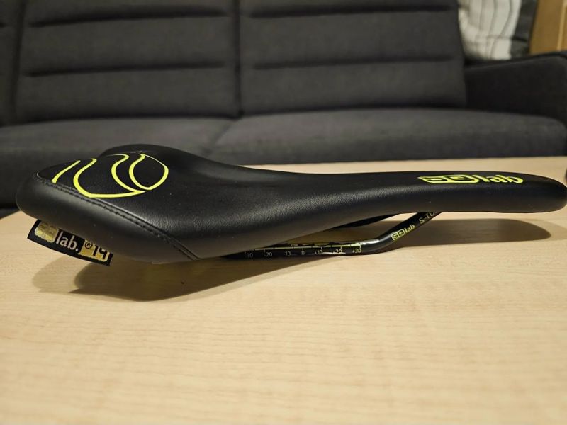 Prodám Sedlo 611 ERGOWAVE active ltd. Flow Yellow