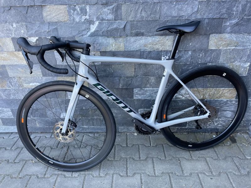 Silniční karbonové kolo Giant- Ultegra - M/L rám