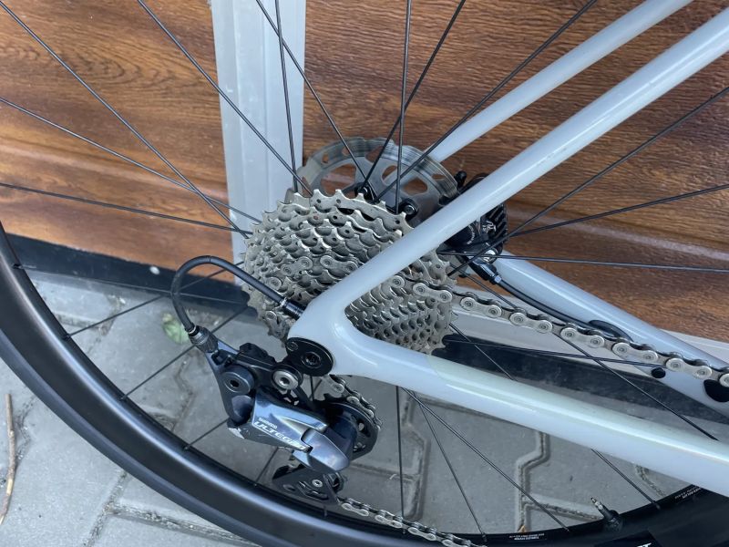 Silniční karbonové kolo Giant- Ultegra - M/L rám