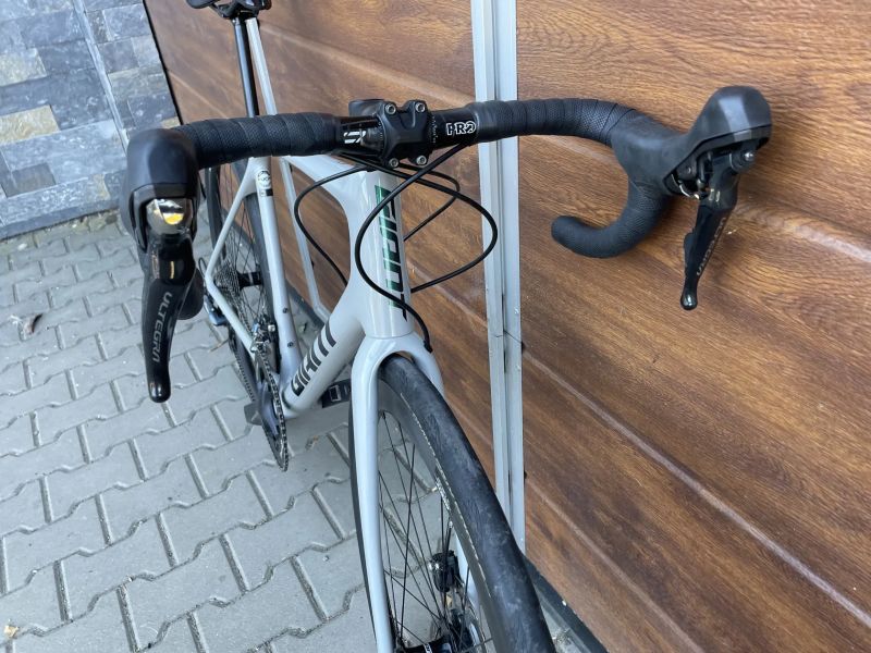 Silniční karbonové kolo Giant- Ultegra - M/L rám