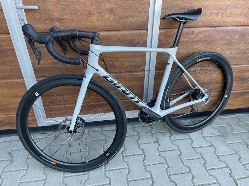 Silniční karbonové kolo Giant- Ultegra - M/L rám