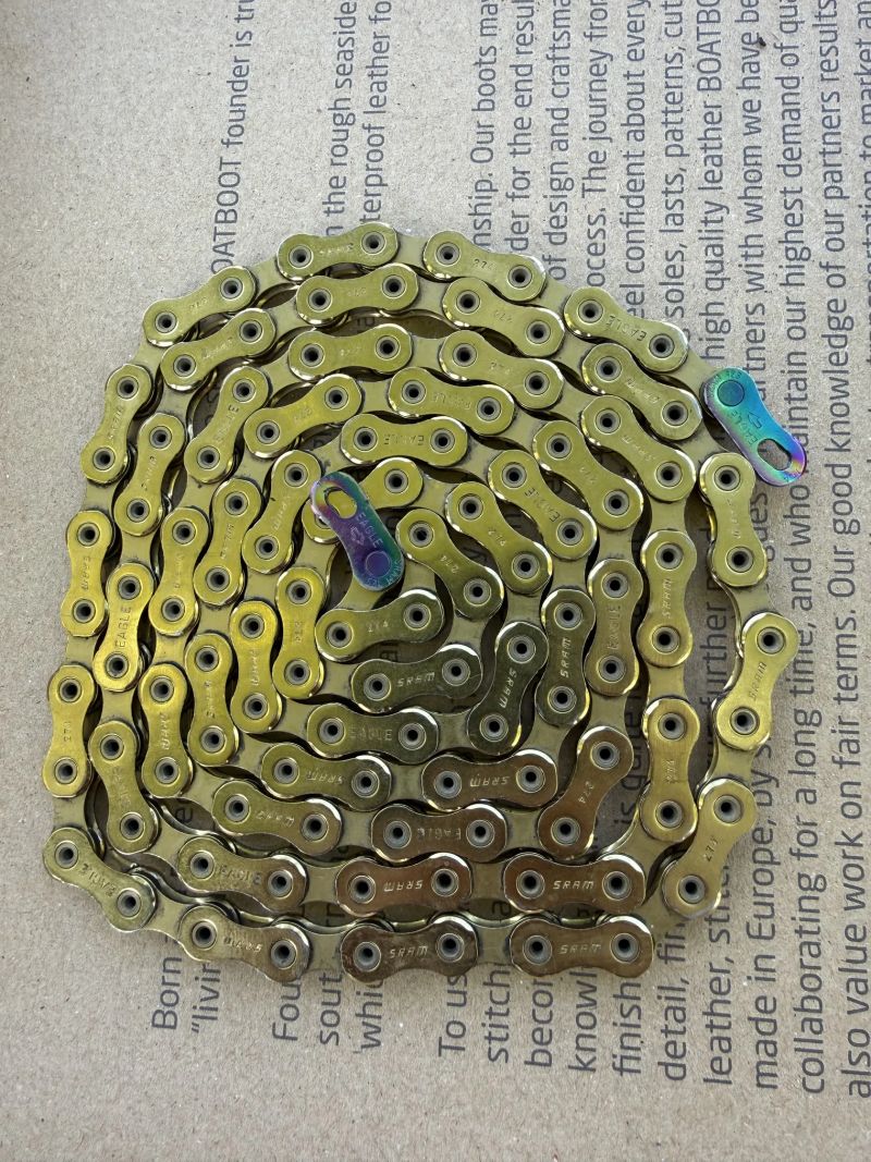 Kliky Sram X0 karbon, Přehazovačka X0 Eagle AXS, kazeta XX1, řetěz XX1, ovládací páčka SramAXSRocker