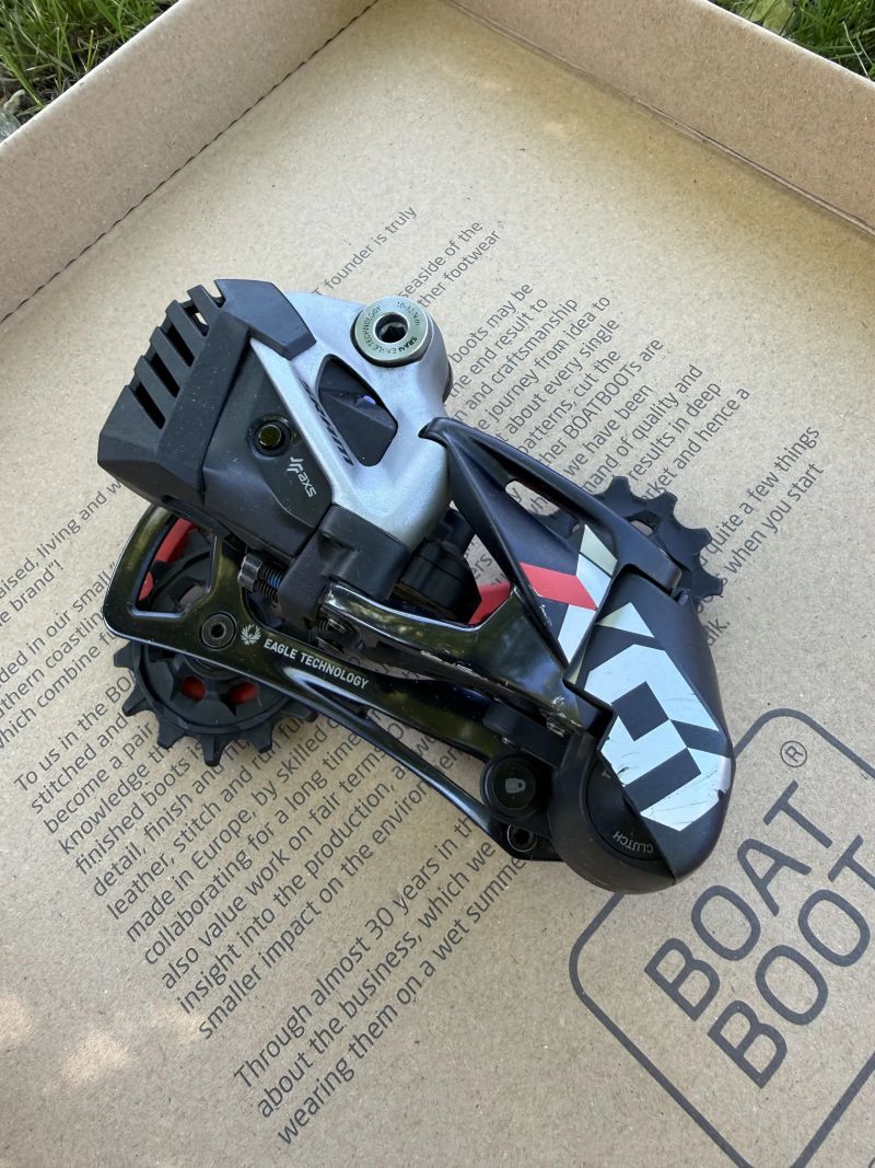 Kliky Sram X0 karbon, Přehazovačka X0 Eagle AXS, kazeta XX1, řetěz XX1, ovládací páčka SramAXSRocker