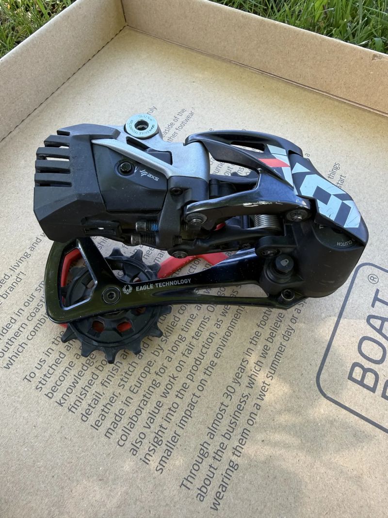 Kliky Sram X0 karbon, Přehazovačka X0 Eagle AXS, kazeta XX1, řetěz XX1, ovládací páčka SramAXSRocker