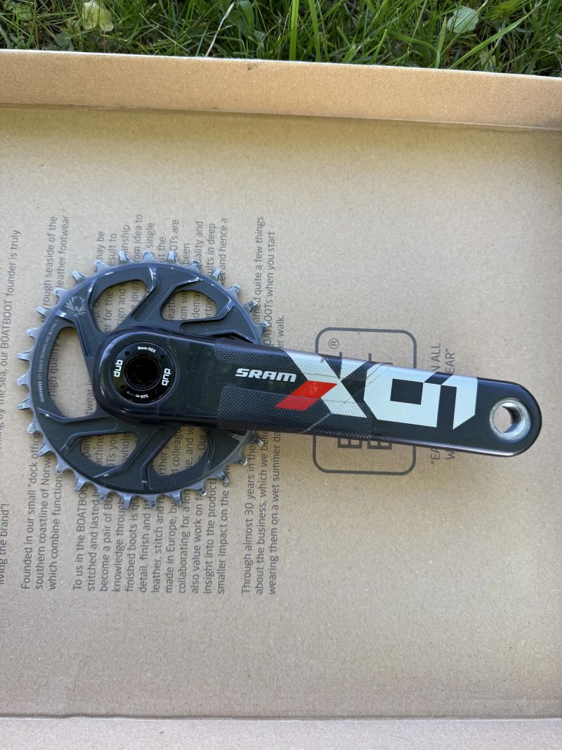 Kliky Sram X0 karbon, Přehazovačka X0 Eagle AXS, kazeta XX1, řetěz XX1, ovládací páčka SramAXSRocker