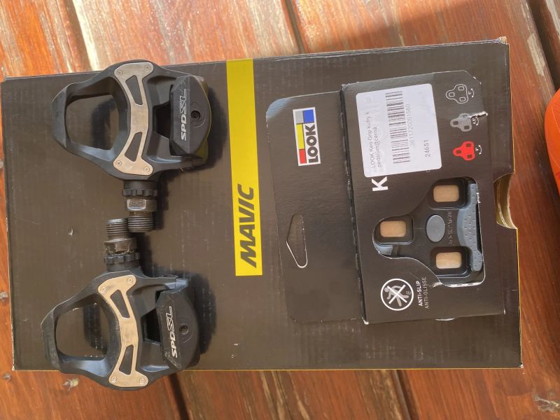 Prodám silniční tretry Mavic Cosmic Elite SL s příslušenstvím 
