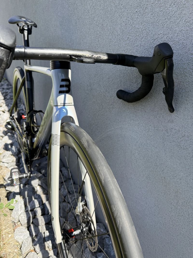 Karbonová rámová sada BASSO DIAMANTE velikost 48, včetně KOMBA, SEDLOVKY, střed CeramicSpeed DUB