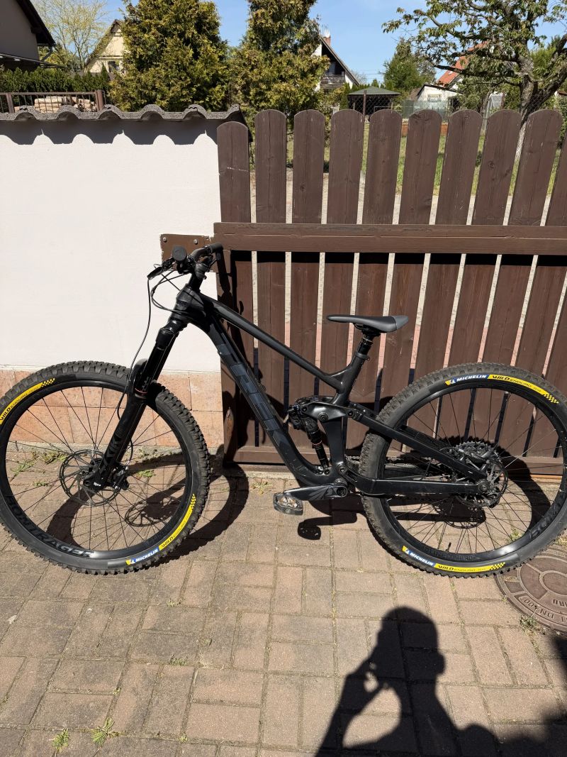 Trek Slash 8
