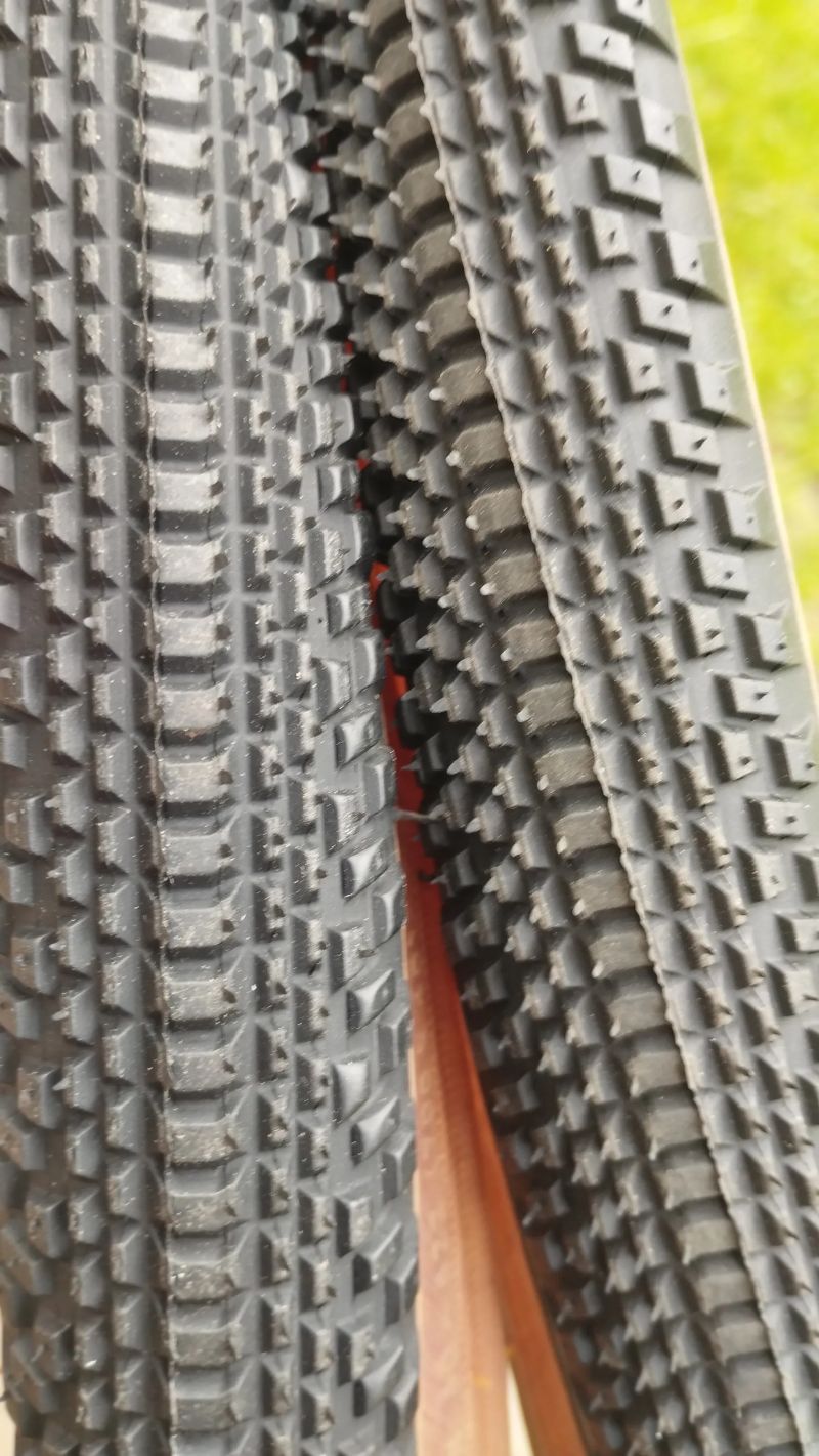 Prodám 2 gravel pláště wtb