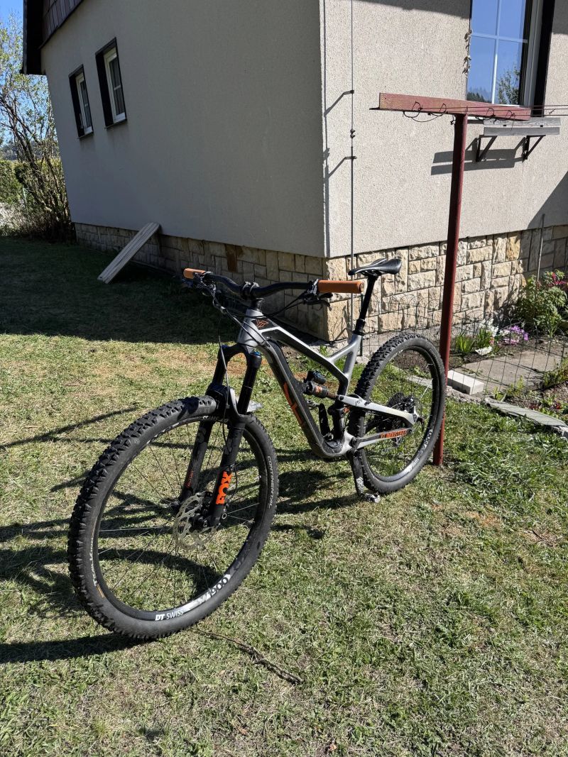 YT Industries Jeffsy CF Pro Race