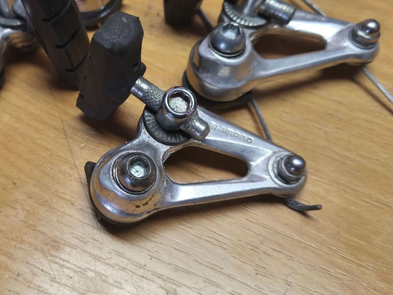Brzdy cantilever Shimano BR-AT50
