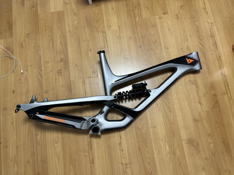 YT Capra cf pro race 29