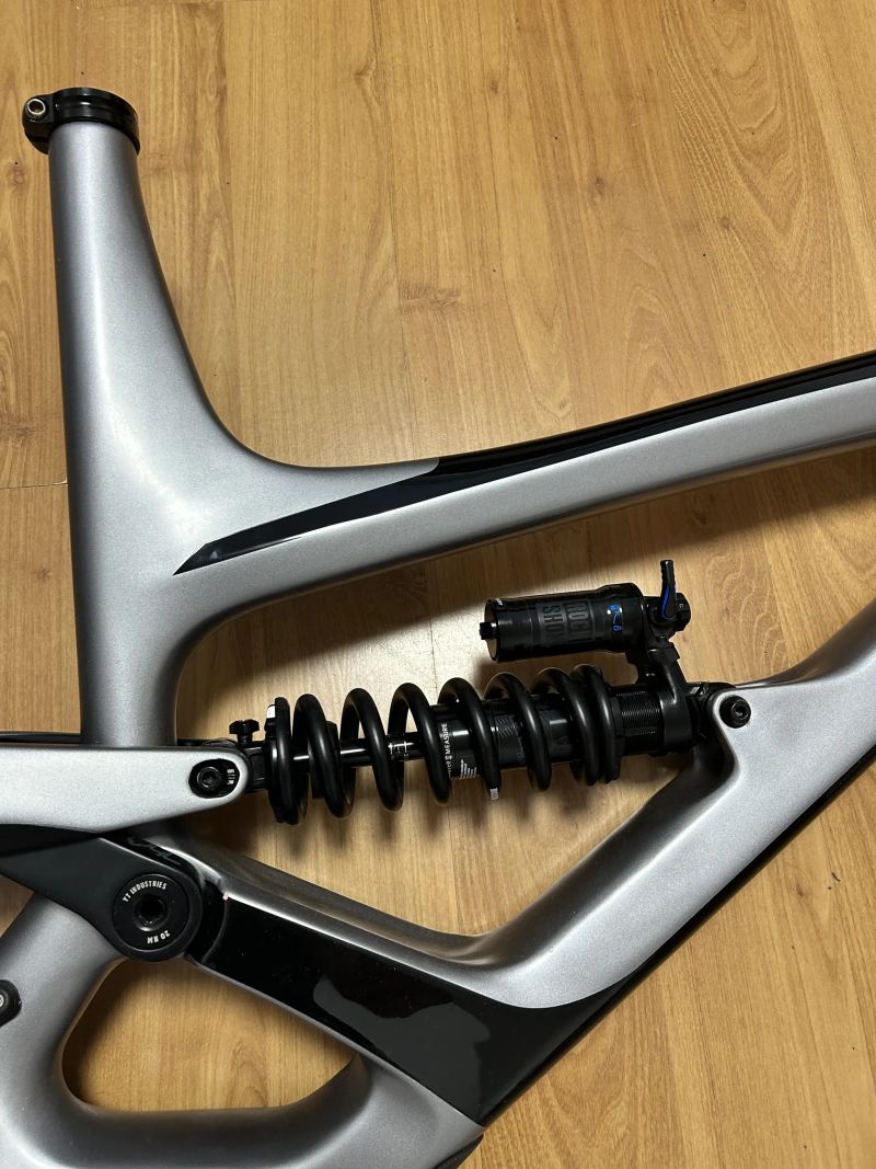 YT Capra cf pro race 29