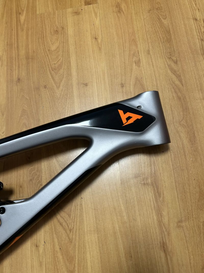 YT Capra cf pro race 29
