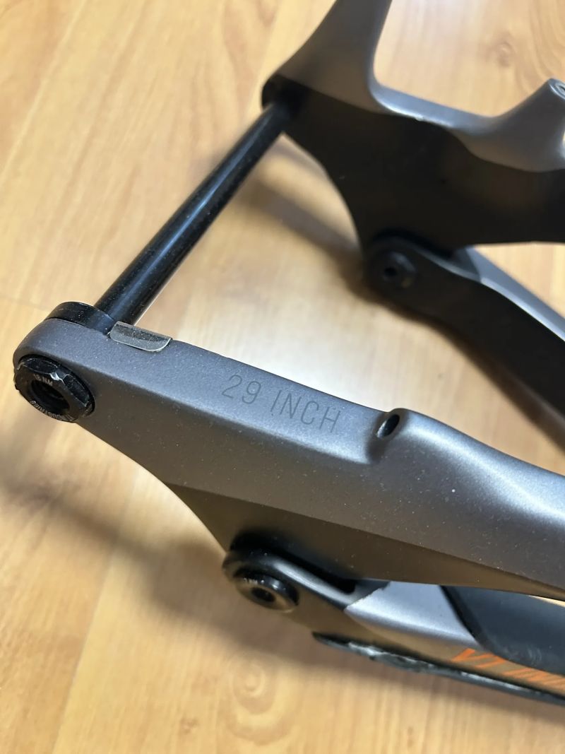 YT Capra cf pro race 29