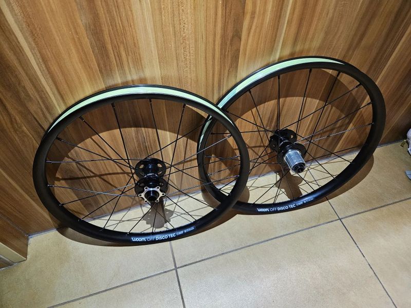 Zapletená kola Woom 4 OFF (20")