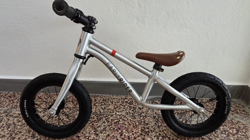 Dětské lehké odrážedlo Early Rider 