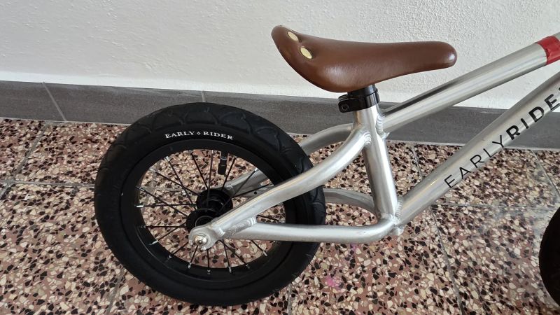 Dětské lehké odrážedlo Early Rider 
