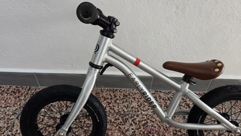 Dětské lehké odrážedlo Early Rider 