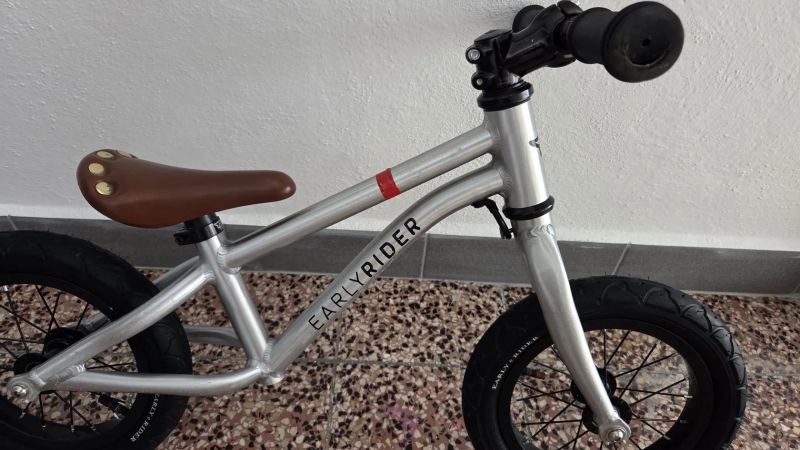 Dětské lehké odrážedlo Early Rider 