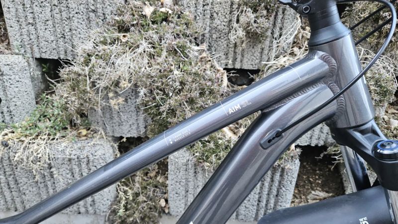 Cube AIM SL vel. S/M- barva Graphite'n'Metal 