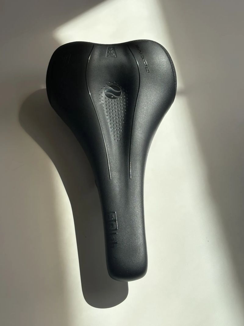 Prodám sedlo Sedlo 614 Ergowave active 2.1 (gravel) 140 mm.