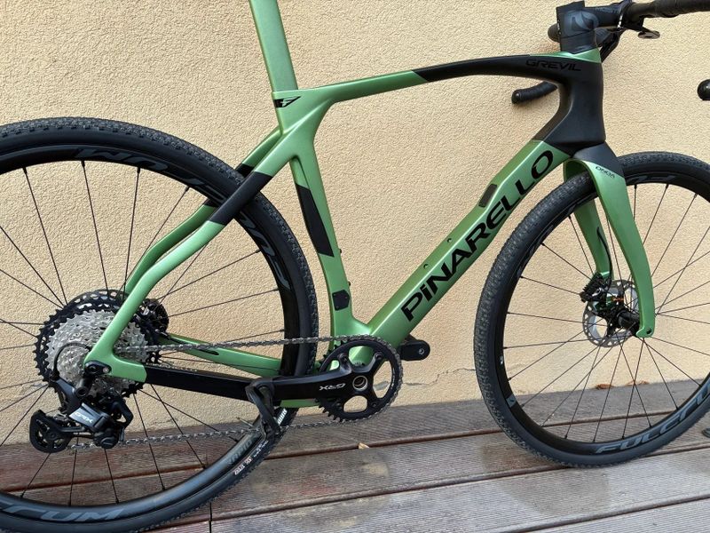 Pinarello Grevil F7 | vel.550 |