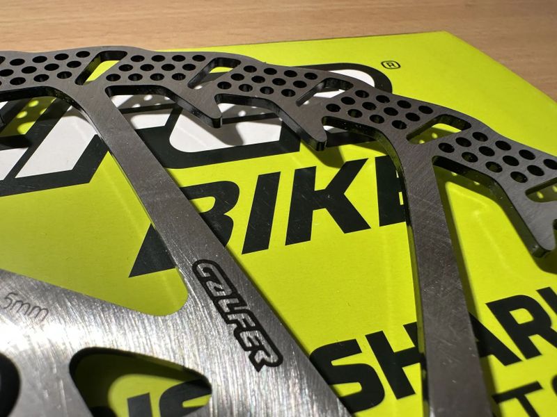 2ks Galfer Shark 203mm, 6 děr, 2mm brzdový kotouč NOVÉ