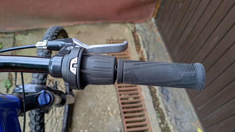 Juniorské kolo s rámem Maxbike 15”, velikost kol 26”