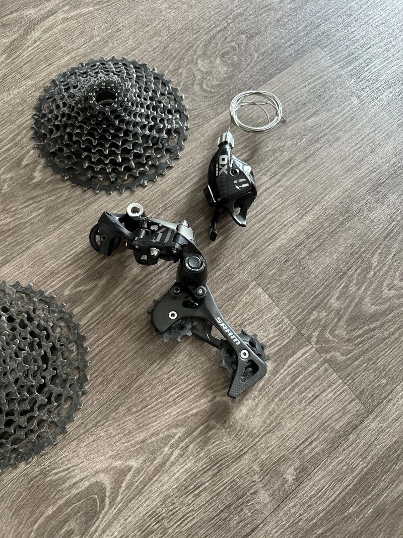 Sada X01 11sp - přehazovačka, řazení + 2x kazeta GX
