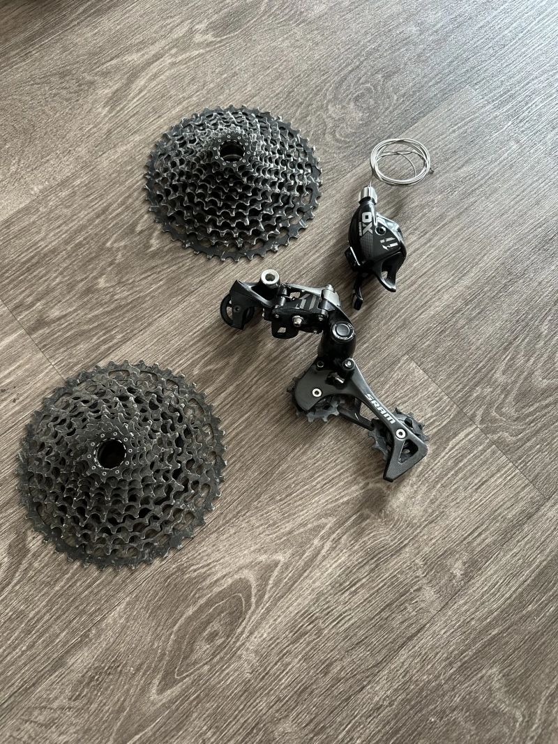 Sada X01 11sp - přehazovačka, řazení + 2x kazeta GX